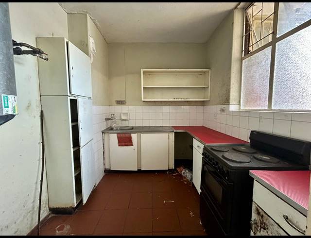 5 BEDROOM APARTMENT FOR SALE IN SUNNYSIDE